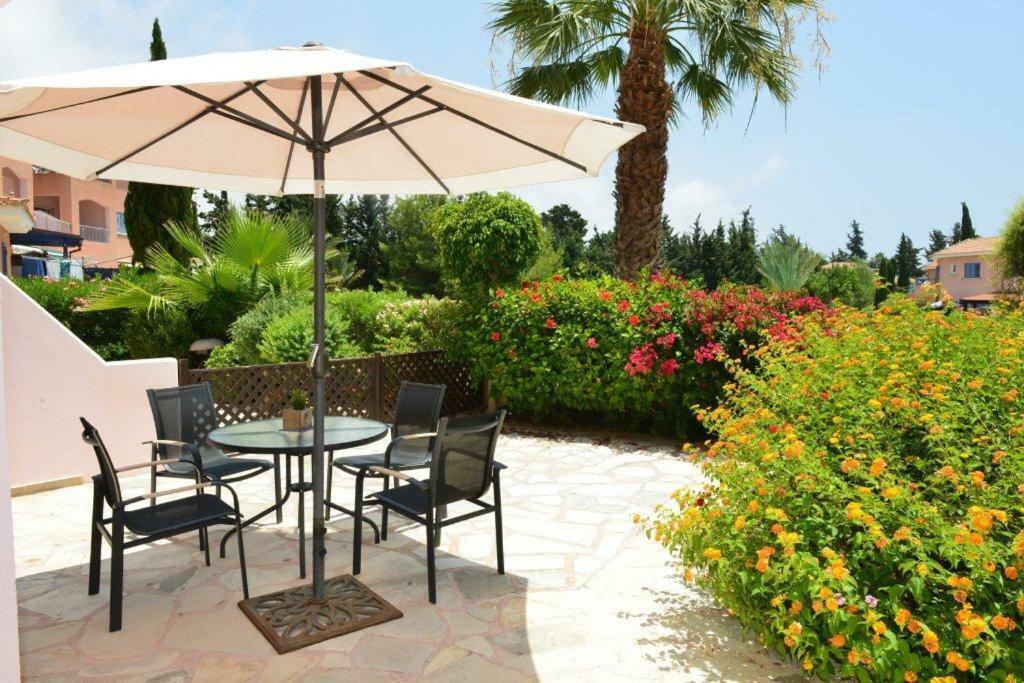 Limnaria Villas Sunny Garden Apartment Pafos Zewnętrze zdjęcie